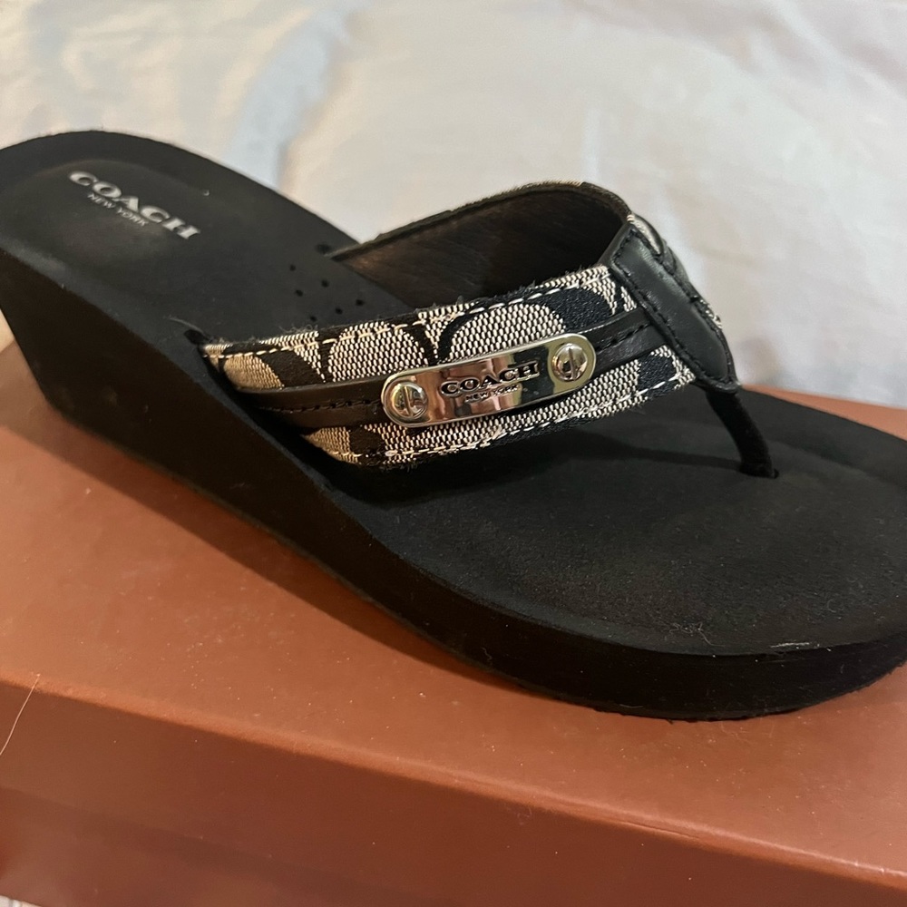 Size 7 used coach sandal